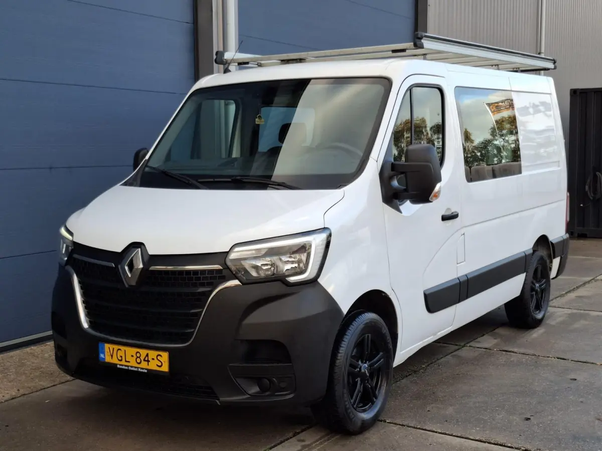 T33 2.3 dCi L1H1 DUBBEL CABINE / AIRCO / CRUISE CONTROLE / TREKHAAK