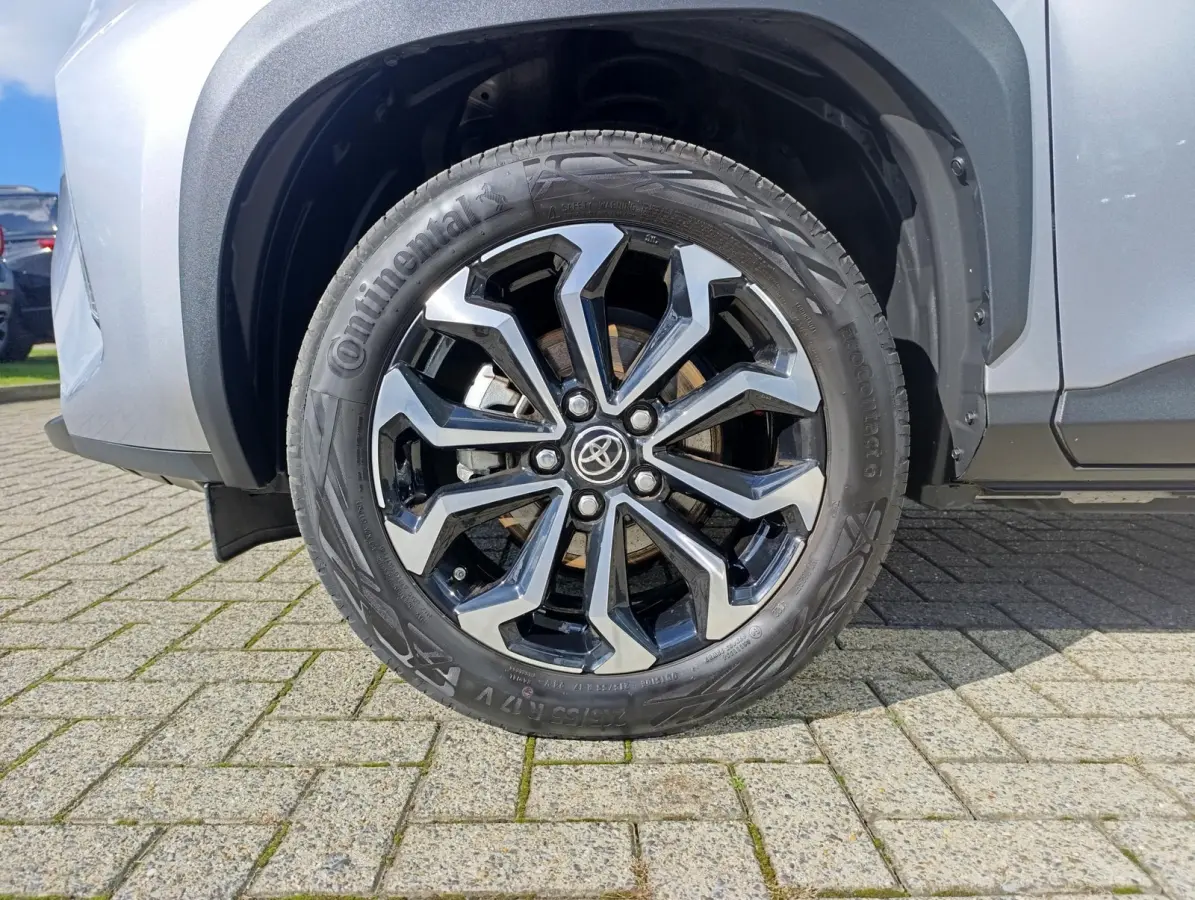 1.5 Hybrid Dynamic | Cruise Control | Climate Control | Metallic lak | 17" LMV