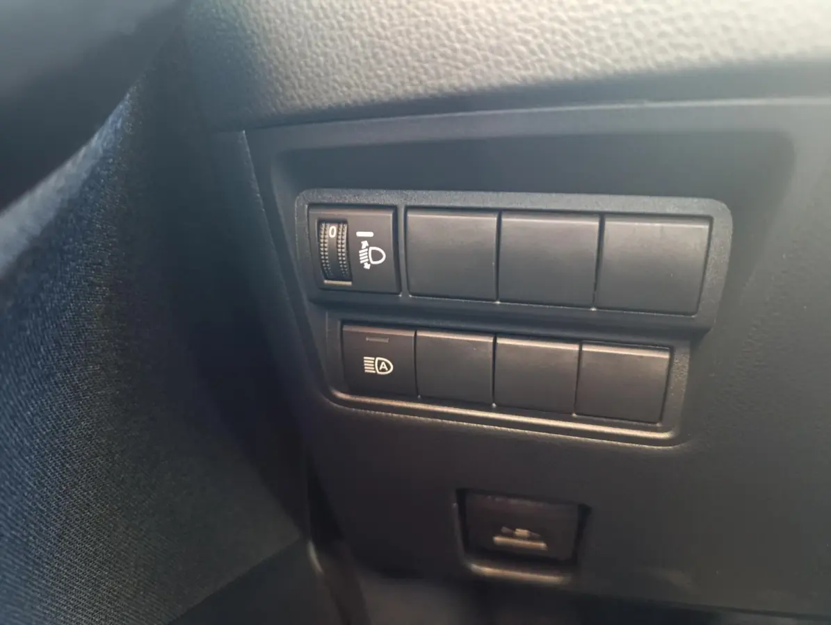 1.5 Hybrid Dynamic | Cruise Control | Climate Control | Metallic lak | 17" LMV