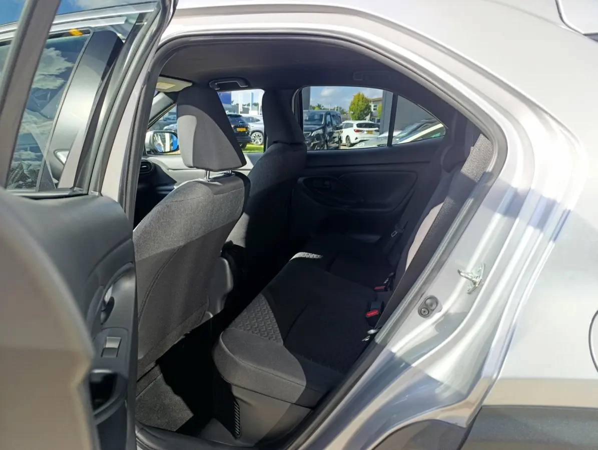 1.5 Hybrid Dynamic | Cruise Control | Climate Control | Metallic lak | 17" LMV