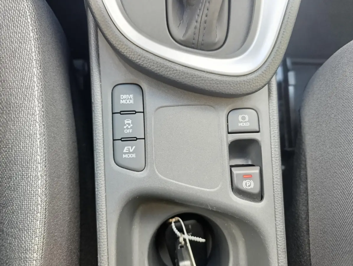1.5 Hybrid Dynamic | Cruise Control | Climate Control | Metallic lak | 17" LMV