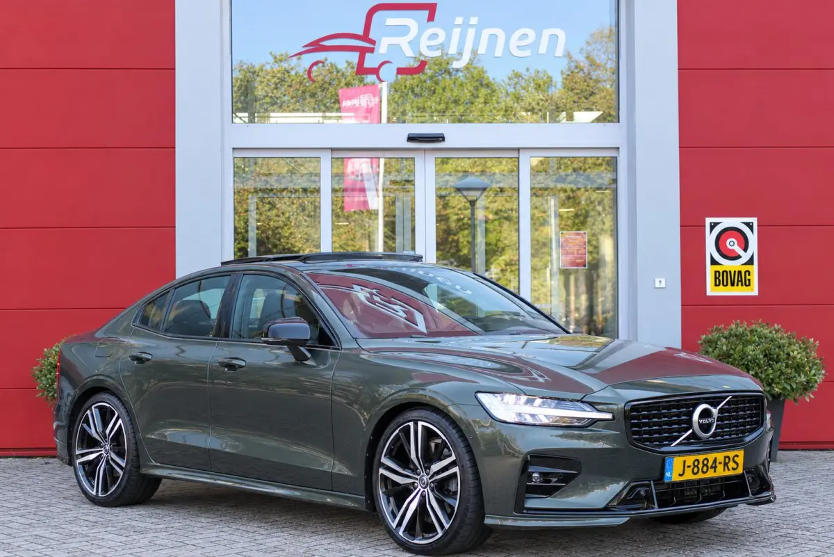 2.0 B5 250PK AUTOMAAT R-DESIGN 20'' | PANORAMISCH SCHUIF/KANTELDAK | PREMIUM AUDIO BY HARMAN KARDON | 20" 5-TRIPPLE SPAAKS BLACK/DIAMAND CUT LICHTMETALEN VELGEN | BLINDSPOT INFOMATION SYSTEM