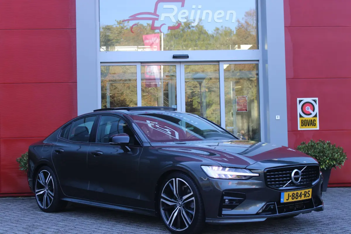 2.0 B5 250PK AUTOMAAT R-DESIGN 20'' | PANORAMISCH SCHUIF/KANTELDAK | PREMIUM AUDIO BY HARMAN KARDON | 20" 5-TRIPPLE SPAAKS BLACK/DIAMAND CUT LICHTMETALEN VELGEN | BLINDSPOT INFOMATION SYSTEM