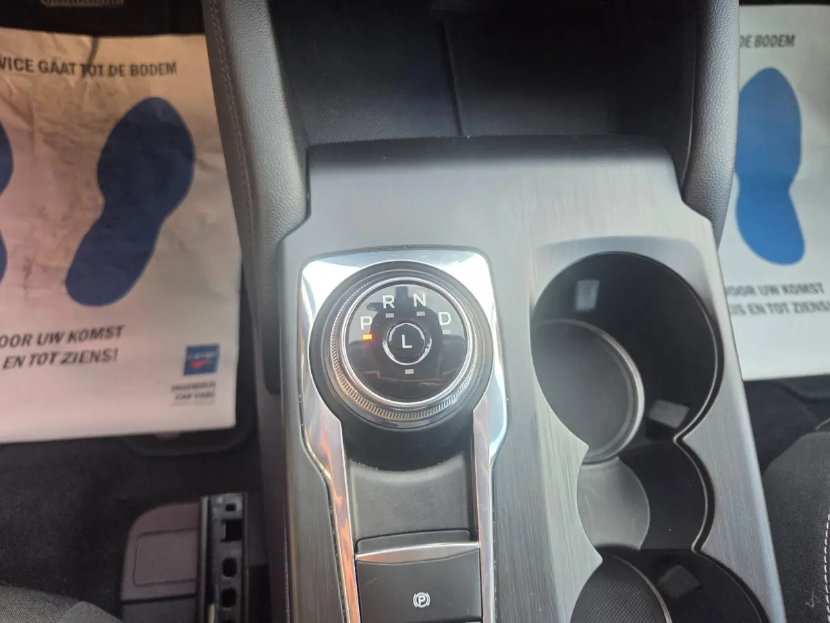 2.5 PHEV Titanium Navigatie/ Parkeersensoren V + A/ Stoelverwarming/ Rijklaarpijs!