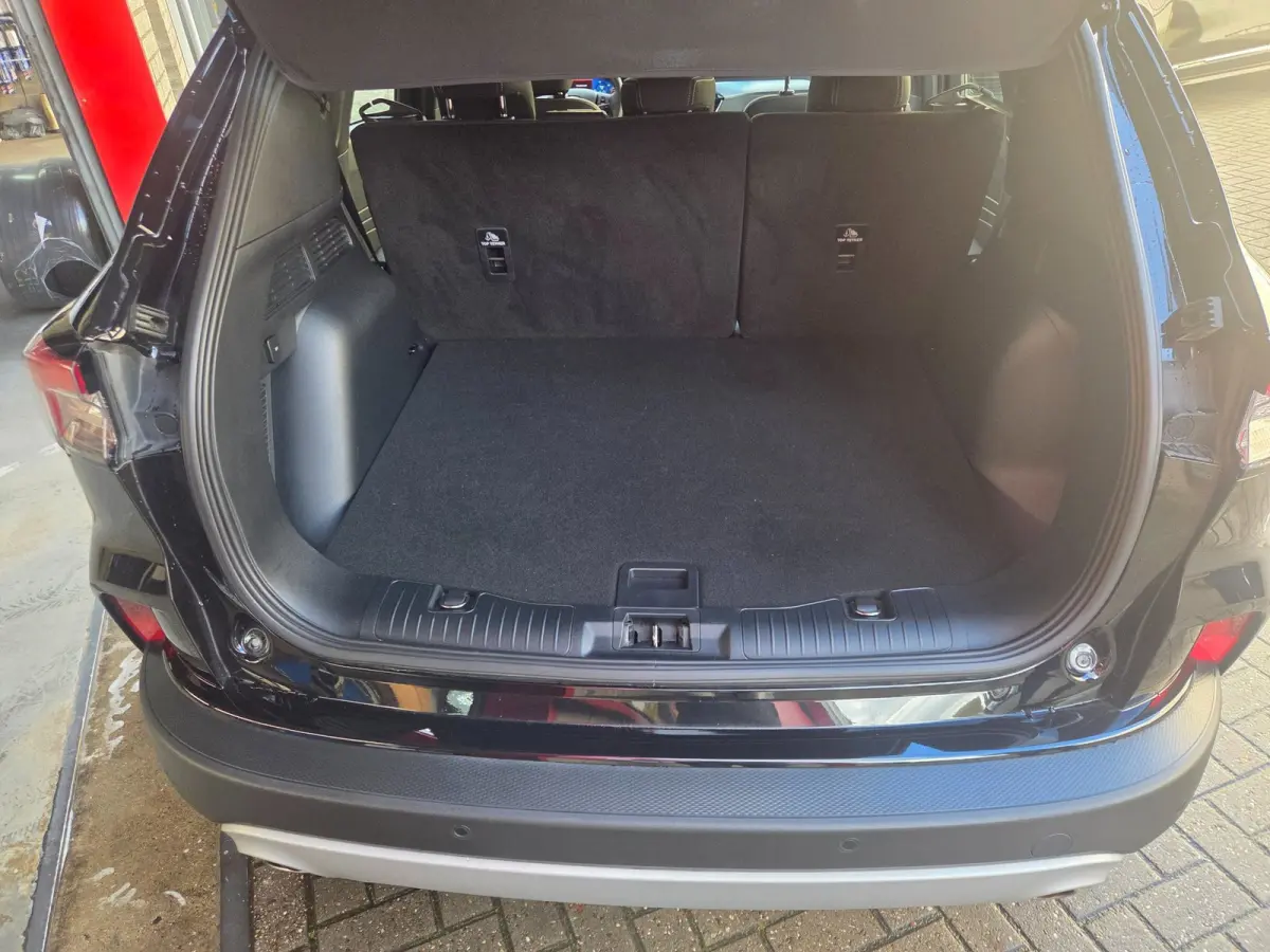 2.5 PHEV Titanium Navigatie/ Parkeersensoren V + A/ Stoelverwarming/ Rijklaarpijs!
