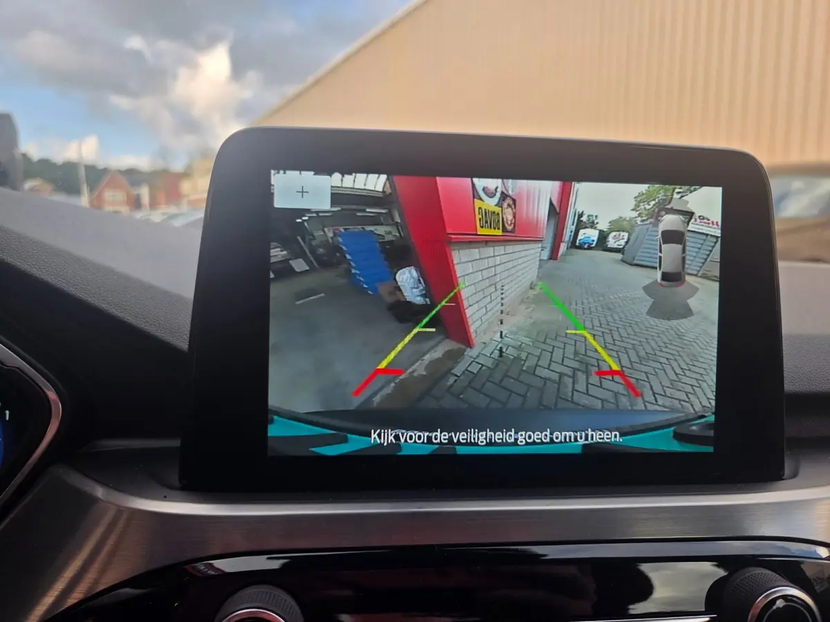 2.5 PHEV Titanium Navigatie/ Parkeersensoren V + A/ Stoelverwarming/ Rijklaarpijs!
