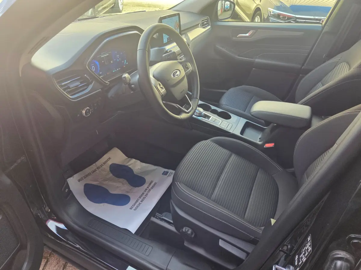 2.5 PHEV Titanium Navigatie/ Parkeersensoren V + A/ Stoelverwarming/ Rijklaarpijs!