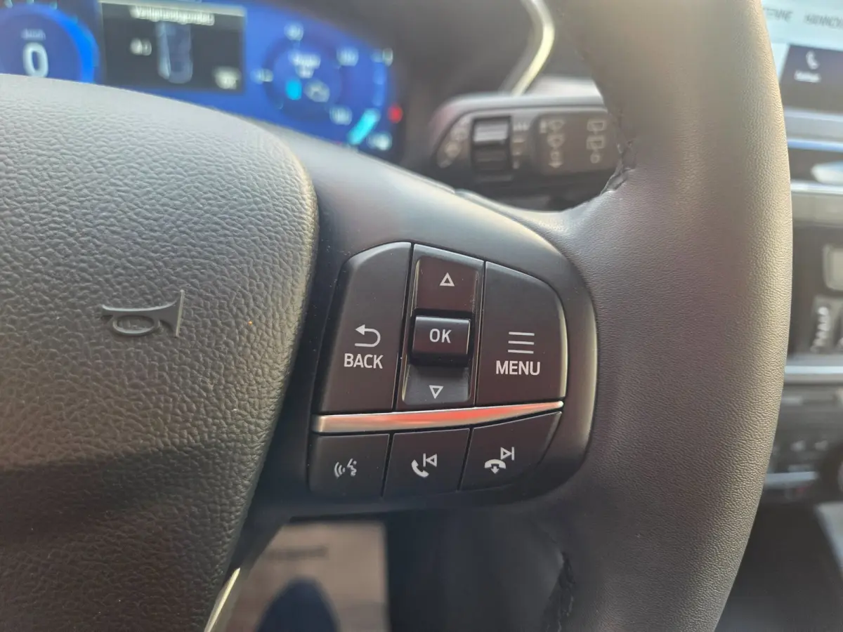 2.5 PHEV Titanium Navigatie/ Parkeersensoren V + A/ Stoelverwarming/ Rijklaarpijs!