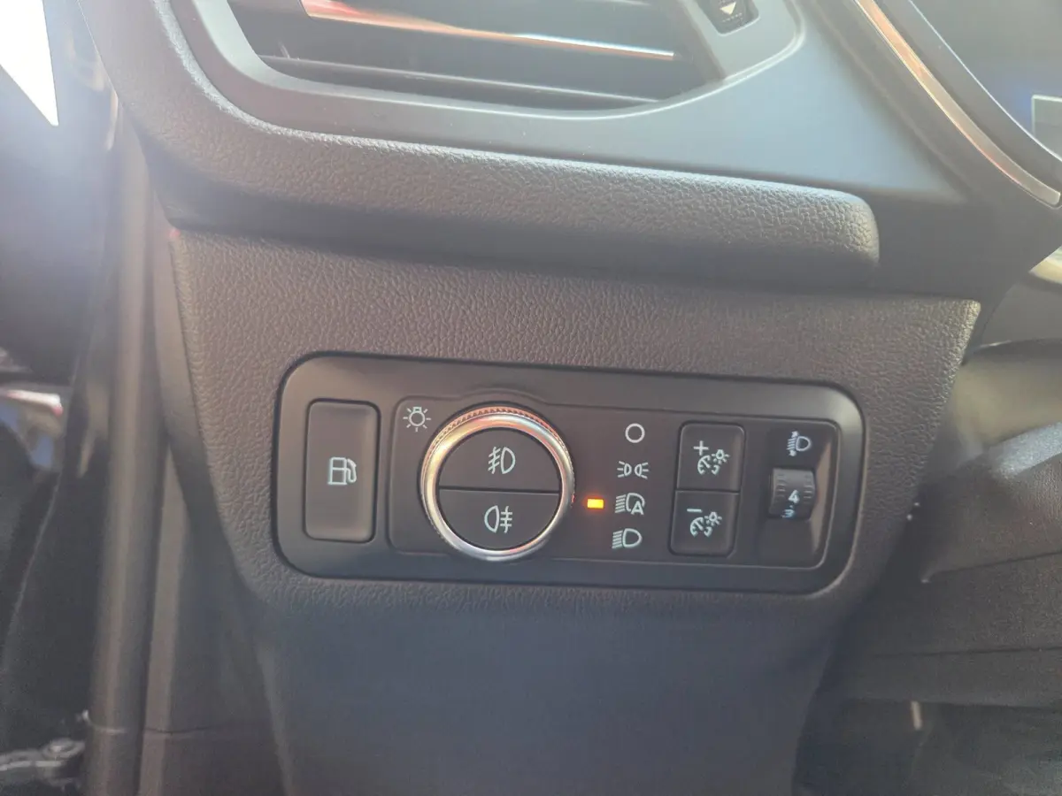 2.5 PHEV Titanium Navigatie/ Parkeersensoren V + A/ Stoelverwarming/ Rijklaarpijs!