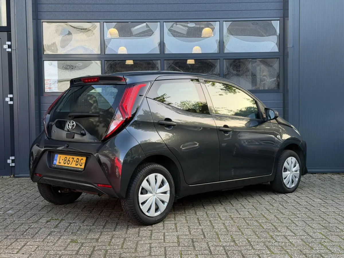 1.0 VVT-i x-fun | Airco | Cruise | Zuinig