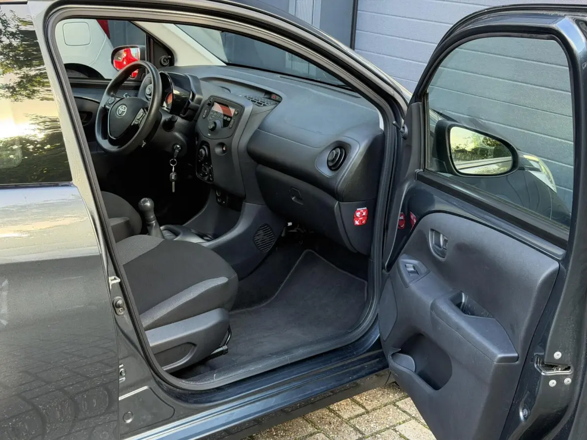 1.0 VVT-i x-fun | Airco | Cruise | Zuinig