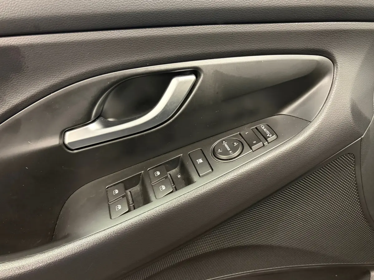 1.0 T-GDi MHEV Comfort*Automaat*Pano*Cruise-Control*PDC*Apple-Carplay*