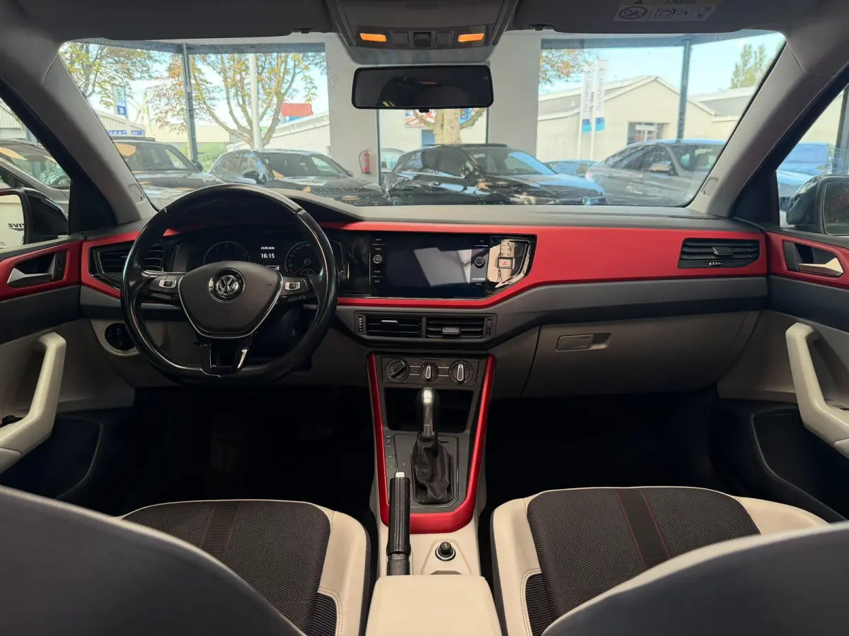 1.0 TSI Beats / panorama dak / CarPlay / navi /