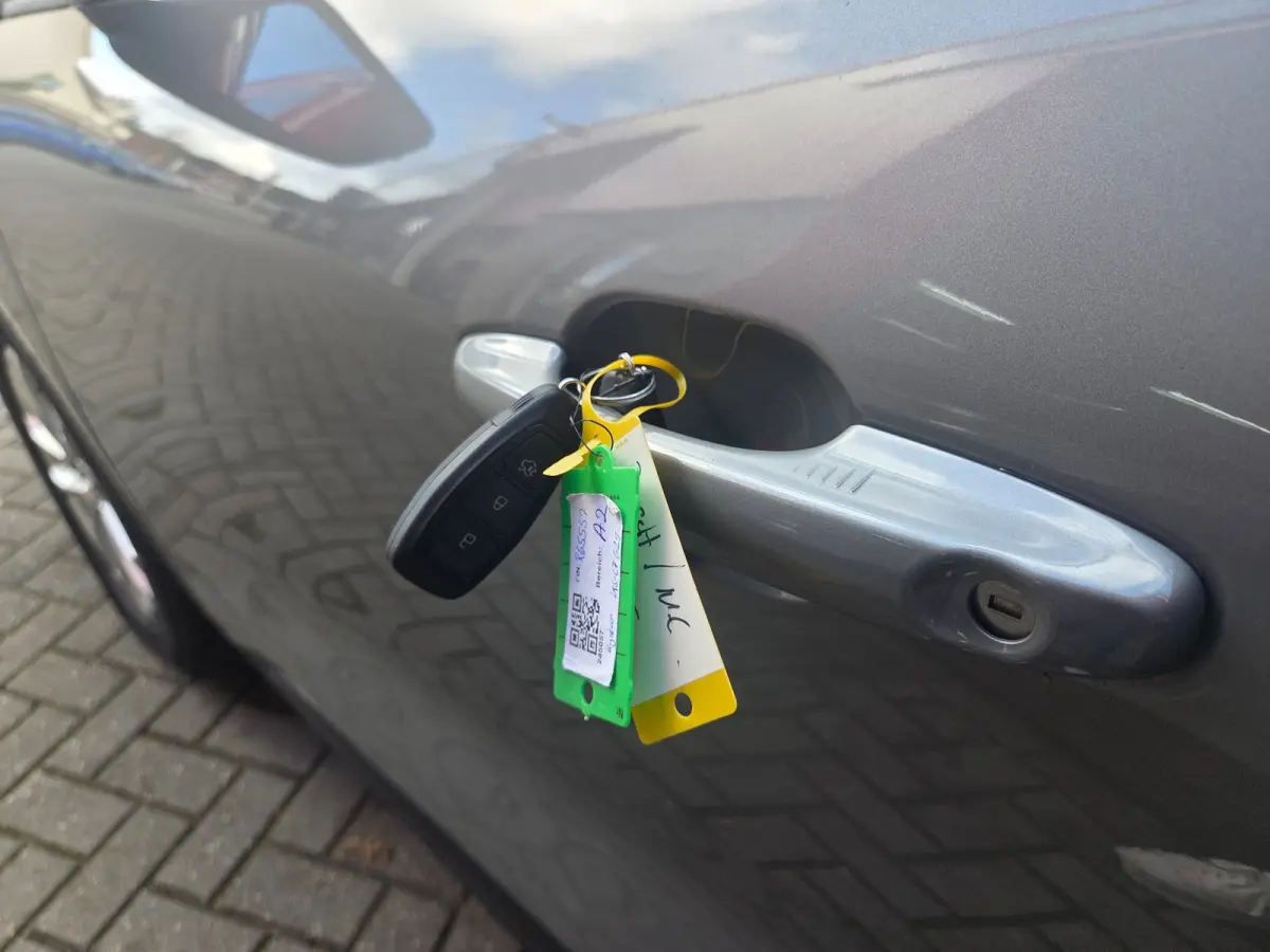 2.5 PHEV Titanium Winterpack/ Navigatie/ Parkeersensoren V + A/ Stoelverwarming/ Rijklaarpijs!