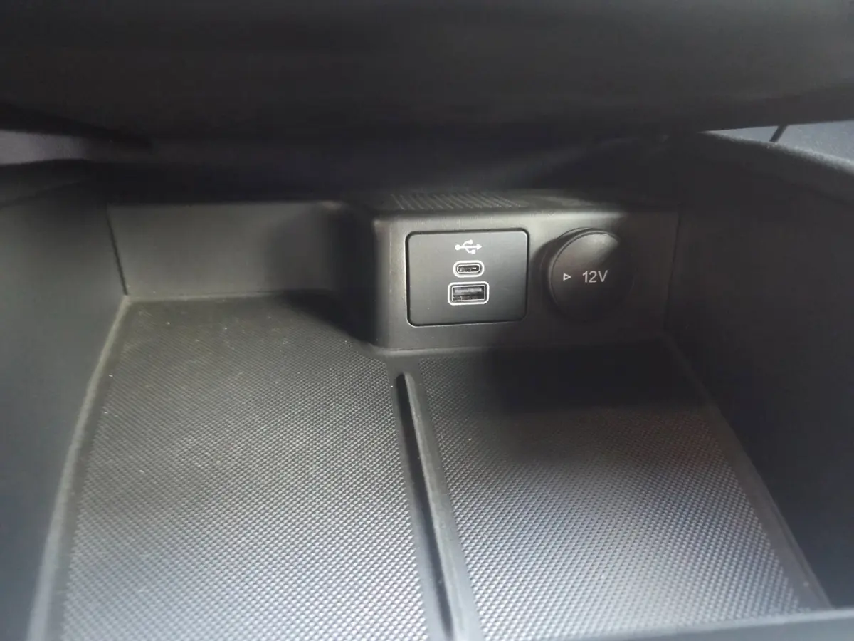 2.5 PHEV Titanium Winterpack/ Navigatie/ Parkeersensoren V + A/ Stoelverwarming/ Rijklaarpijs!