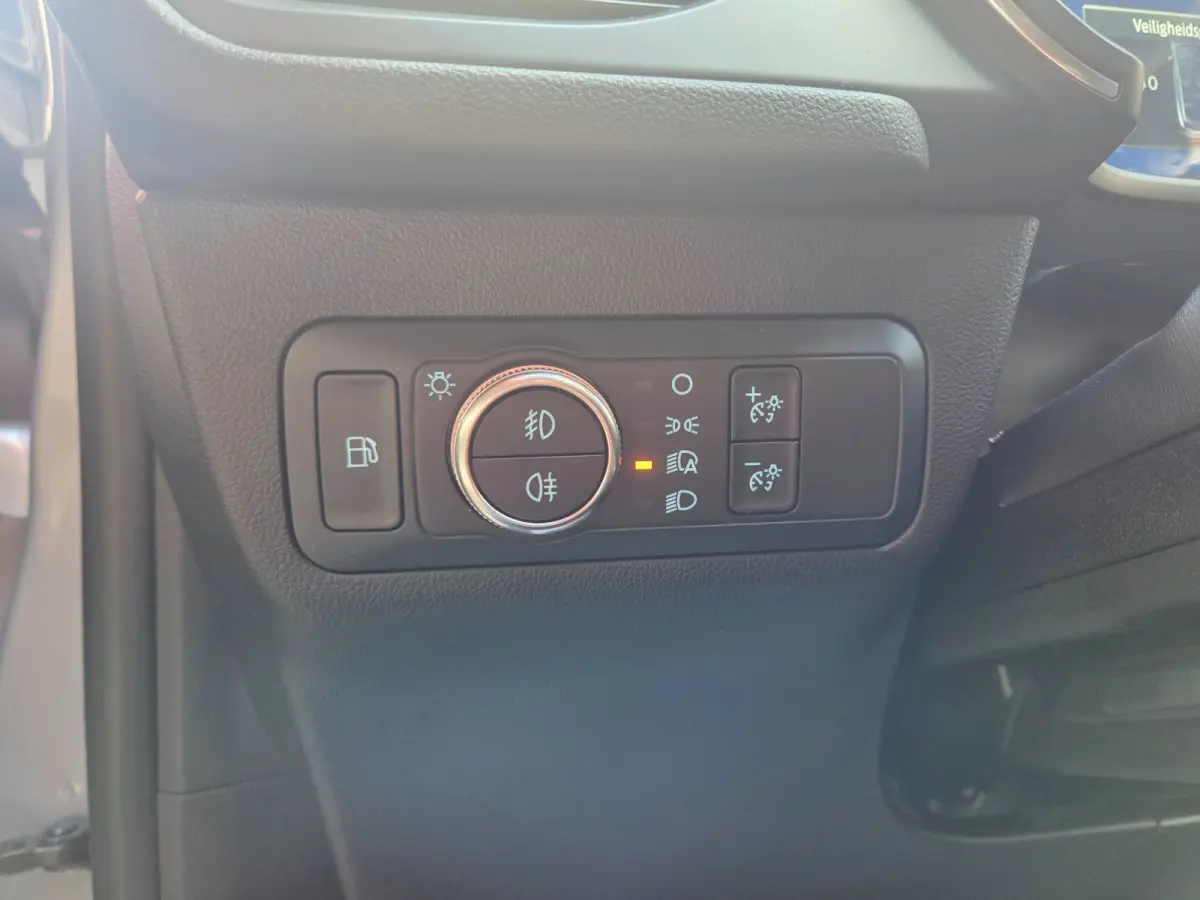 2.5 PHEV Titanium Winterpack/ Navigatie/ Parkeersensoren V + A/ Stoelverwarming/ Rijklaarpijs!