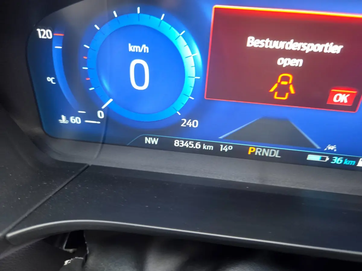 2.5 PHEV Titanium Winterpack/ Navigatie/ Parkeersensoren V + A/ Stoelverwarming/ Rijklaarpijs!