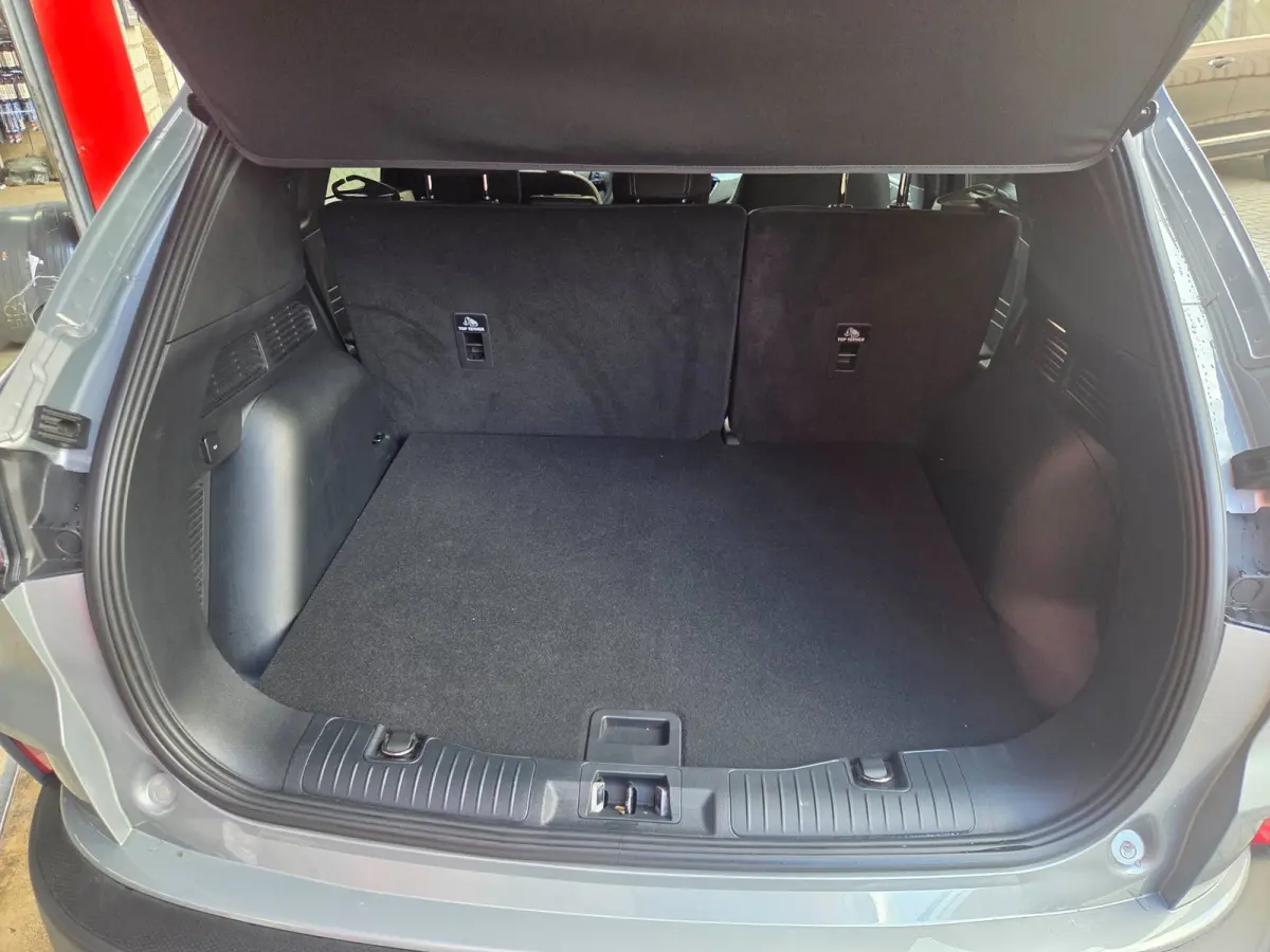 2.5 PHEV Titanium Winterpack/ Navigatie/ Parkeersensoren V + A/ Stoelverwarming/ Rijklaarpijs!