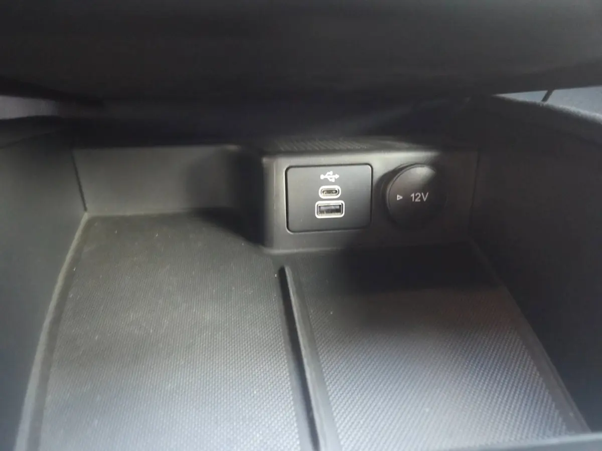 2.5 PHEV Titanium Winterpack/ Navigatie/ Parkeersensoren V + A/ Stoelverwarming/ Rijklaarpijs!
