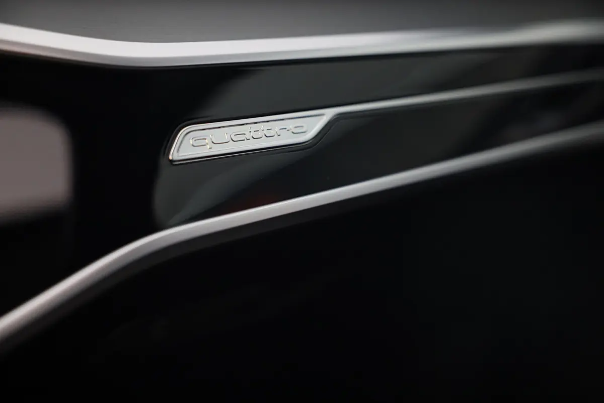 55 TFSI e Quattro RS6 Look / Head Up / B & O / Elek Stoelen / Memory / Acc / F1 / Lane Assist / Open Pano / 22 Inch