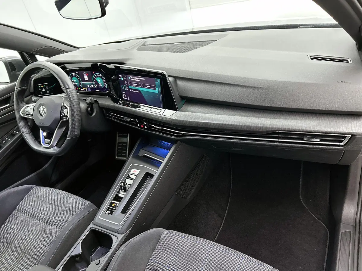 1.4 eHybrid GTE | 245 PK | SoH ... | Stoel en Stuurwielverwarming | Head-Up Display | Digital Cockpit | Parkeercamera | Park Assist | App Connect / Android Auto