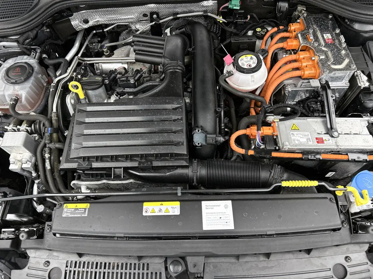 1.4 eHybrid GTE | 245 PK | SoH ... | Stoel en Stuurwielverwarming | Head-Up Display | Digital Cockpit | Parkeercamera | Park Assist | App Connect / Android Auto