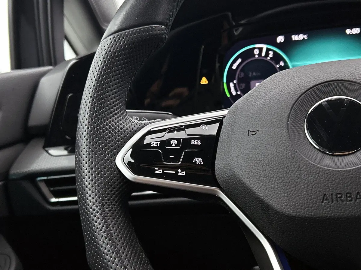 1.4 eHybrid GTE | 245 PK | SoH ... | Stoel en Stuurwielverwarming | Head-Up Display | Digital Cockpit | Parkeercamera | Park Assist | App Connect / Android Auto