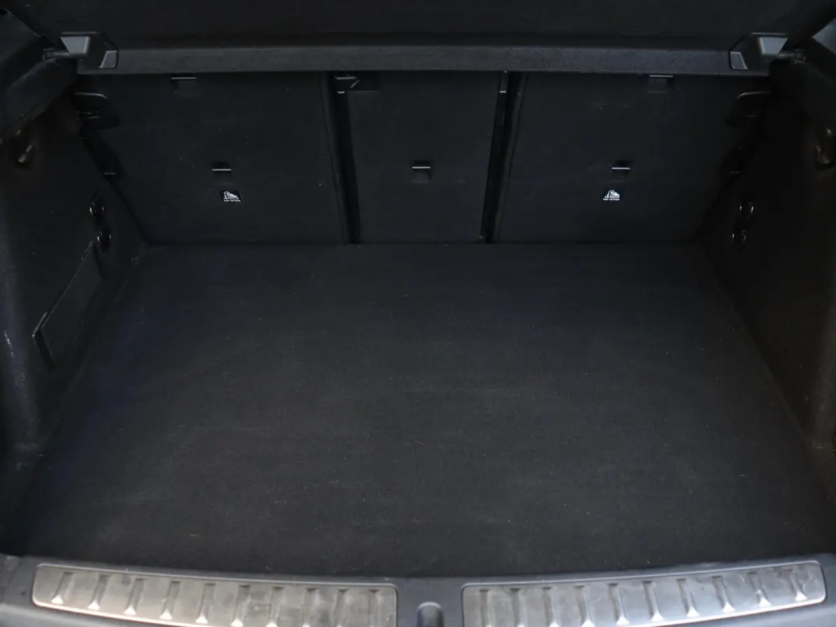 M135i xDrive | High Executive | Panodak | M Sportstoelen | Harman Kardon | Elektr. Stoelen | Driving Assistant | Head-Up | Adaptive Cruise Control | M-Performance | 19'' LMV