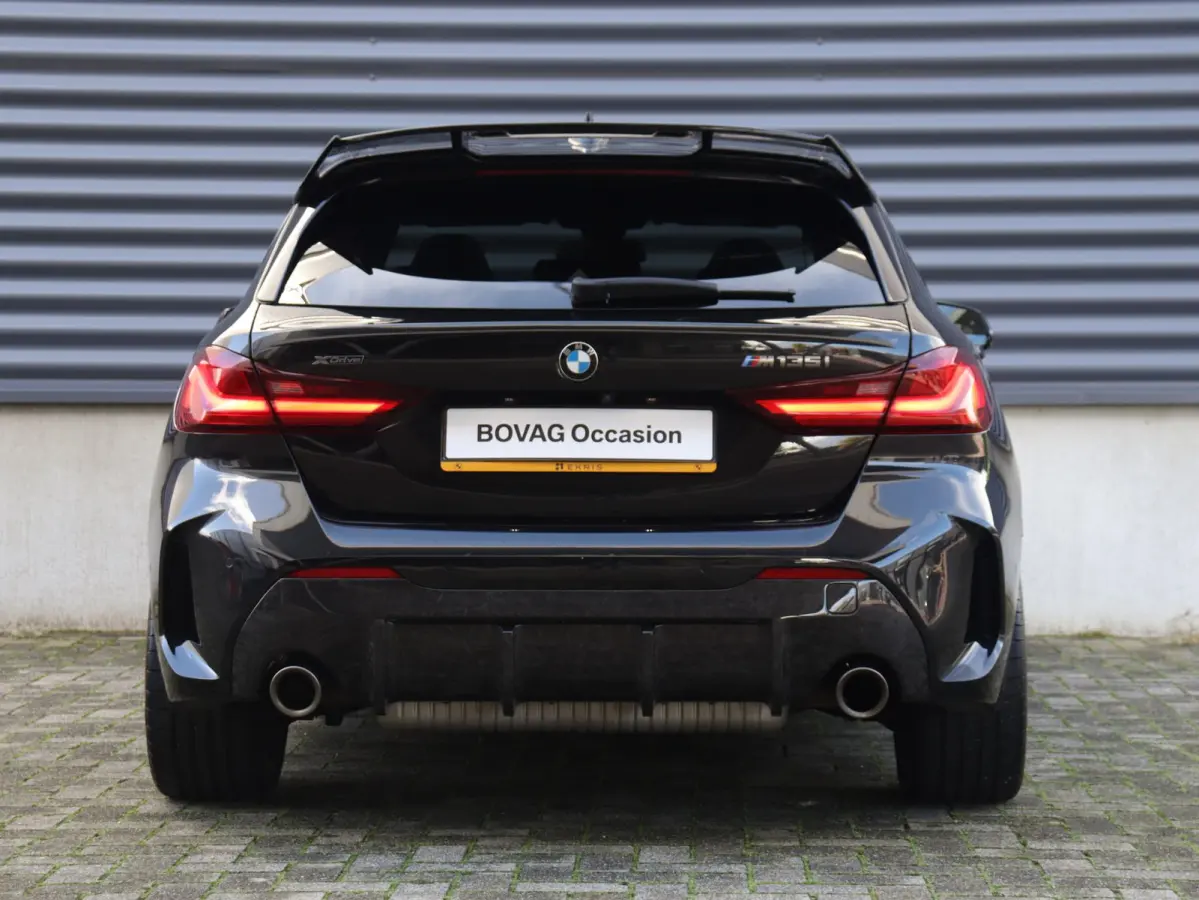 M135i xDrive | High Executive | Panodak | M Sportstoelen | Harman Kardon | Elektr. Stoelen | Driving Assistant | Head-Up | Adaptive Cruise Control | M-Performance | 19'' LMV