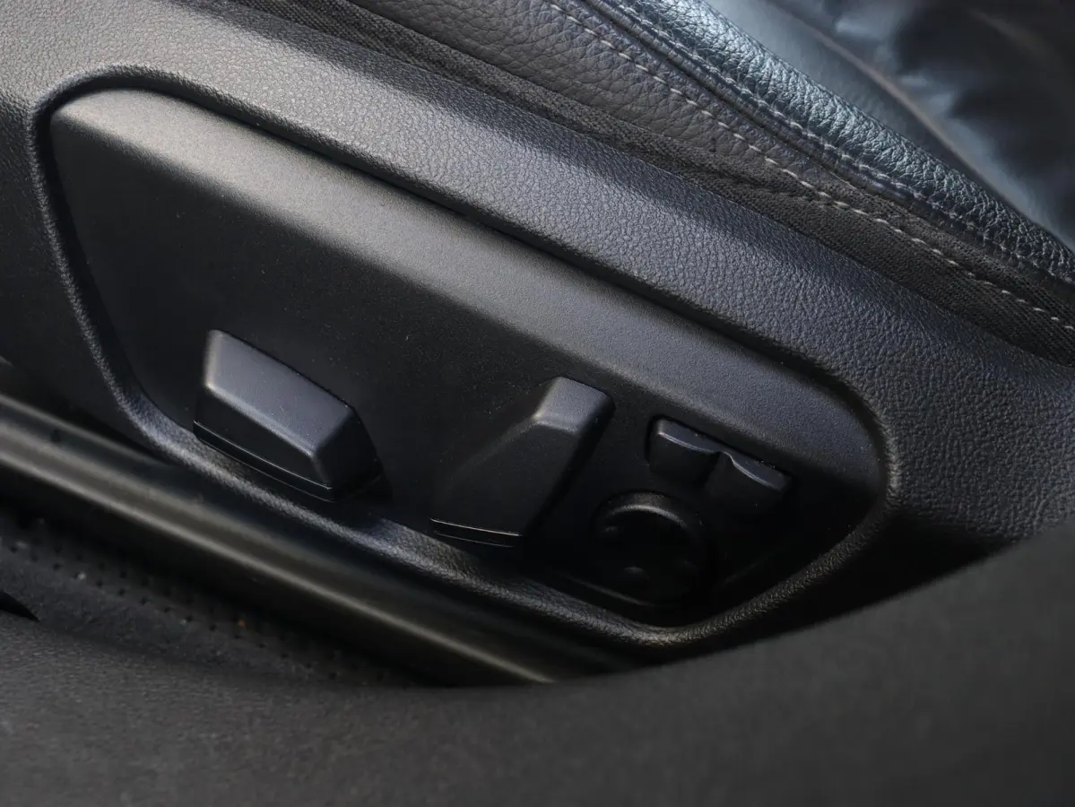 M135i xDrive | High Executive | Panodak | M Sportstoelen | Harman Kardon | Elektr. Stoelen | Driving Assistant | Head-Up | Adaptive Cruise Control | M-Performance | 19'' LMV