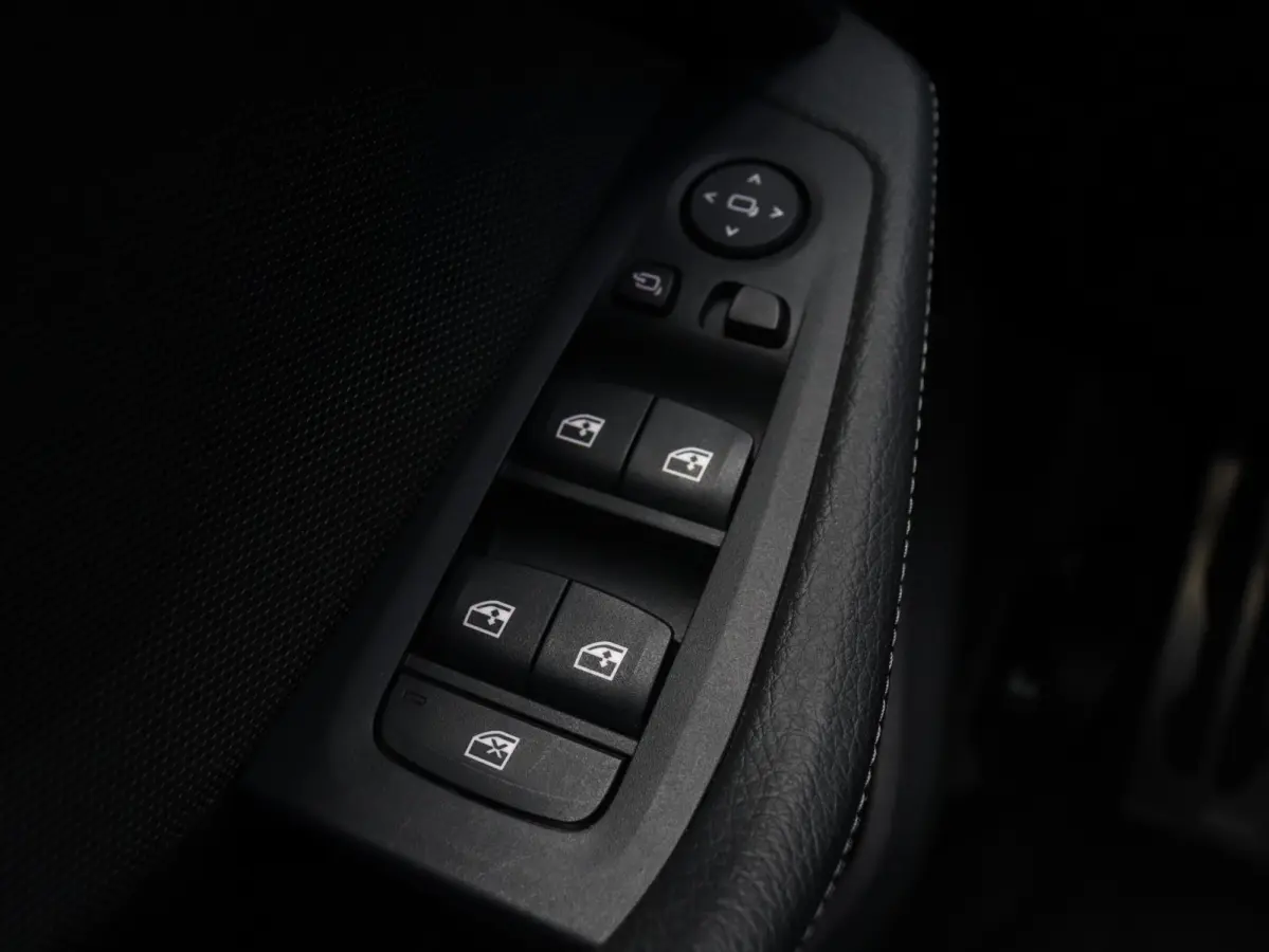M135i xDrive | High Executive | Panodak | M Sportstoelen | Harman Kardon | Elektr. Stoelen | Driving Assistant | Head-Up | Adaptive Cruise Control | M-Performance | 19'' LMV