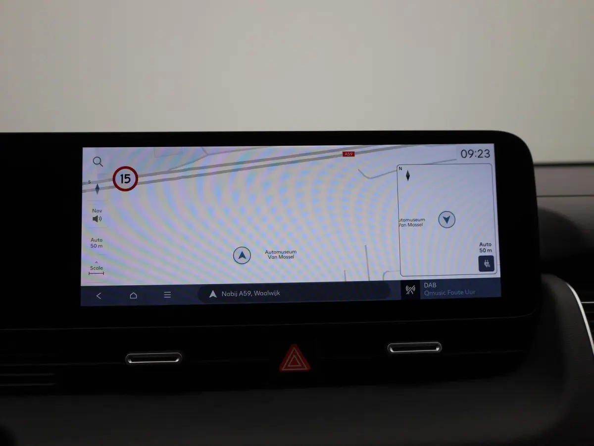 Core | 84 kWh | CAMERA | NAVIGATIE | KEYLESS | CLIMATE CONTROL | ADAPTIEF CRUISECONTROL |