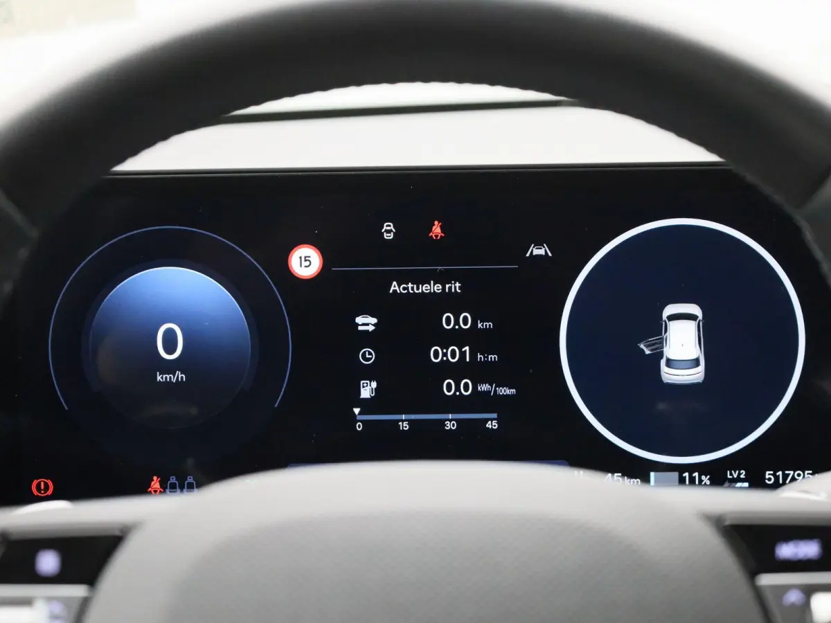 Core | 84 kWh | CAMERA | NAVIGATIE | KEYLESS | CLIMATE CONTROL | ADAPTIEF CRUISECONTROL |