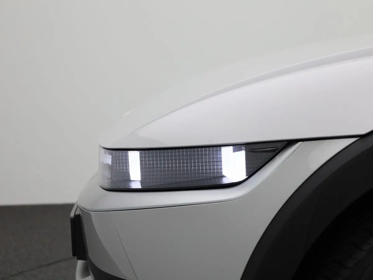 Core | 84 kWh | CAMERA | NAVIGATIE | KEYLESS | CLIMATE CONTROL | ADAPTIEF CRUISECONTROL |