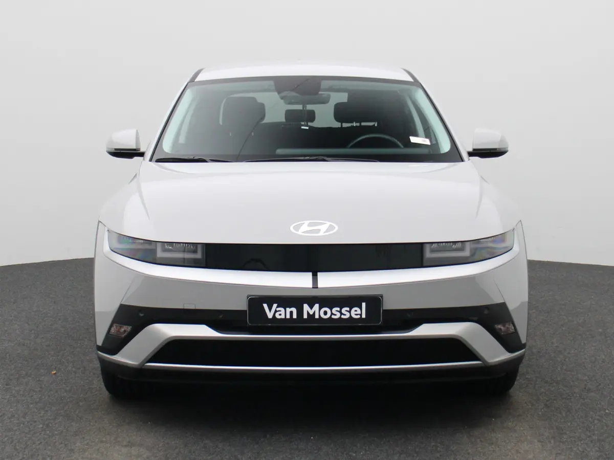 Core | 84 kWh | CAMERA | NAVIGATIE | KEYLESS | CLIMATE CONTROL | ADAPTIEF CRUISECONTROL |