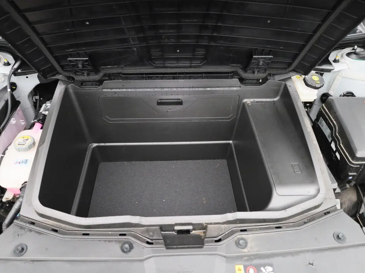 Core | 84 kWh | CAMERA | NAVIGATIE | KEYLESS | CLIMATE CONTROL | ADAPTIEF CRUISECONTROL |