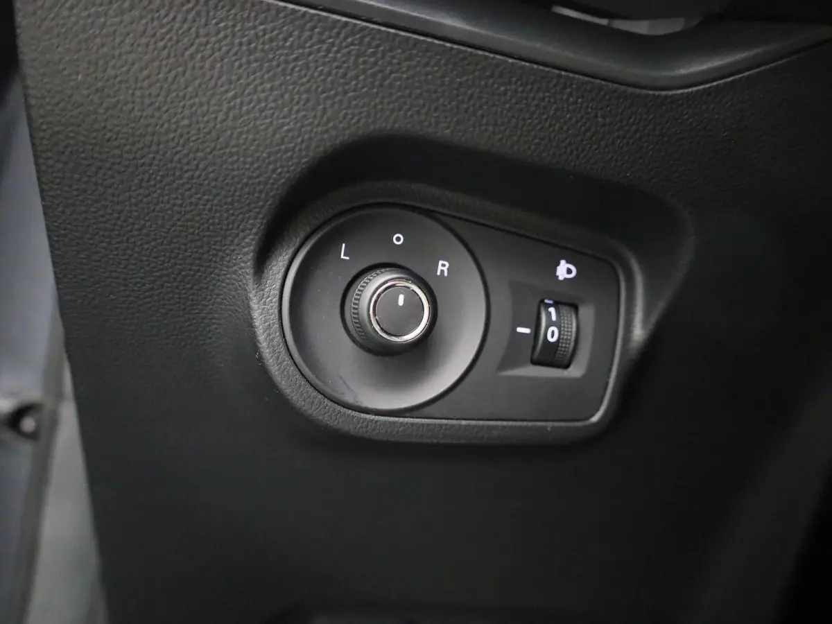 Standard 51 kWh | Navigatie | Apple Carplay / Android Auto | Stoel/Stuur verwarming | Virtual Cockpit | Parkeersensoren | Climate Control |