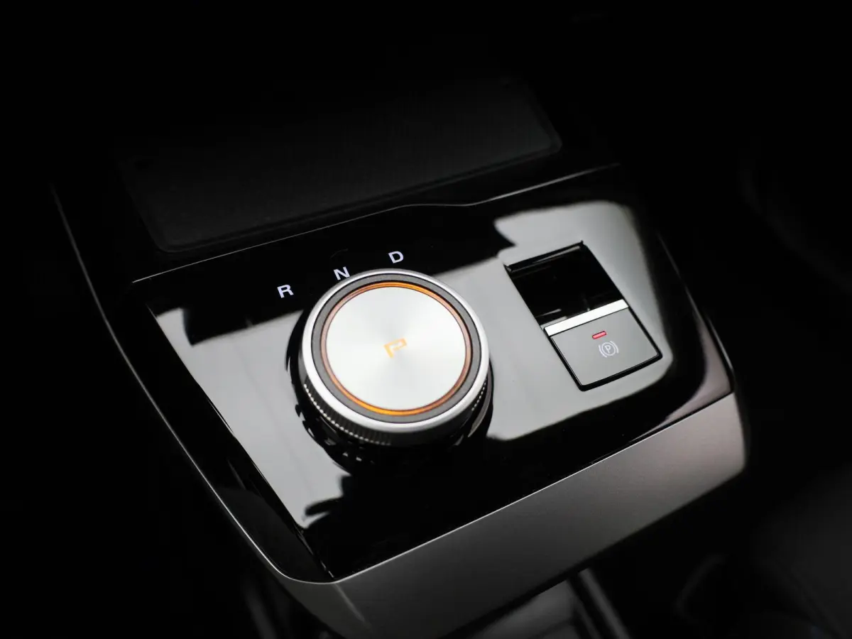 Standard 51 kWh | Navigatie | Apple Carplay / Android Auto | Stoel/Stuur verwarming | Virtual Cockpit | Parkeersensoren | Climate Control |