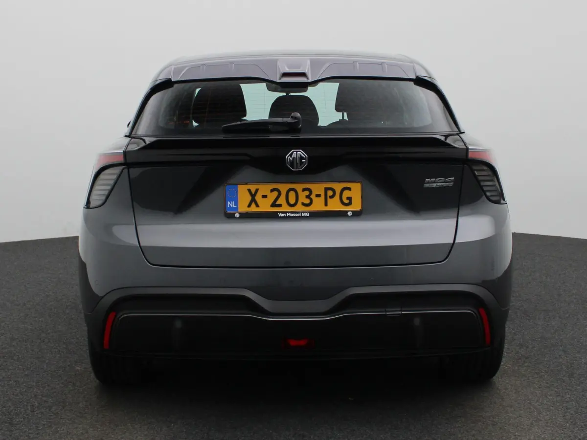 Standard 51 kWh | Navigatie | Apple Carplay / Android Auto | Stoel/Stuur verwarming | Virtual Cockpit | Parkeersensoren | Climate Control |