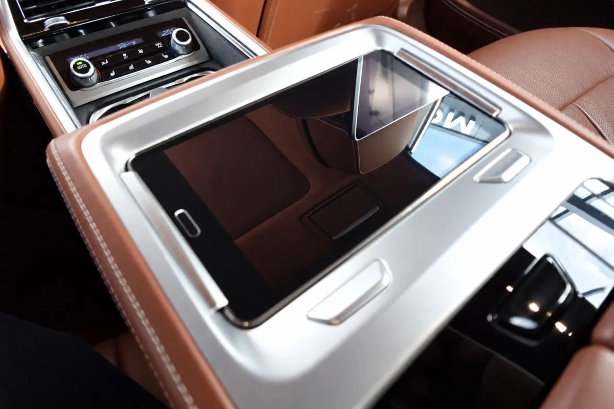 750Li xDrive PANO KEYLESS 360 CAM