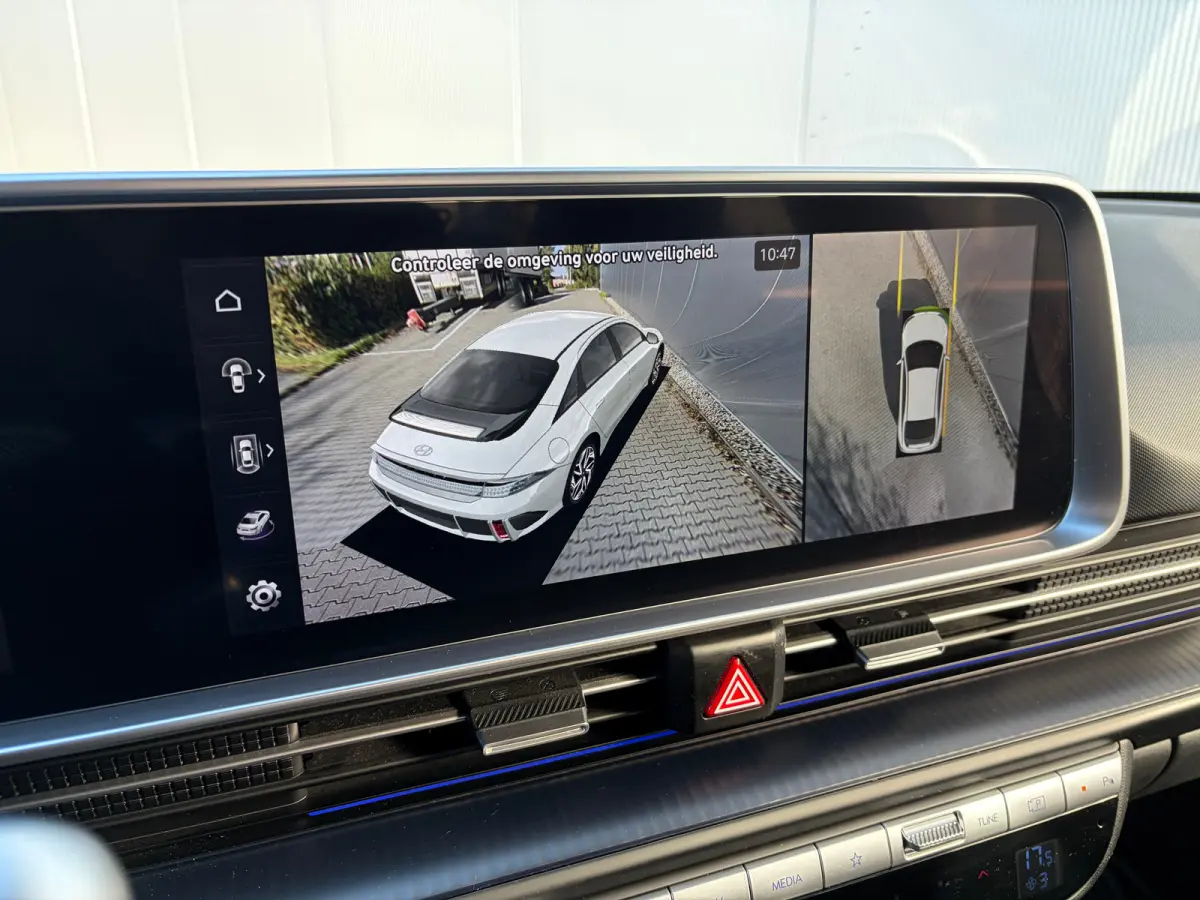 First Edition AWD 77.4 kWh | Stoelverwarming voor en achter | Apple Carplay/Android Auto | Navigatie | Cruise control adaptief | Panoramadak |