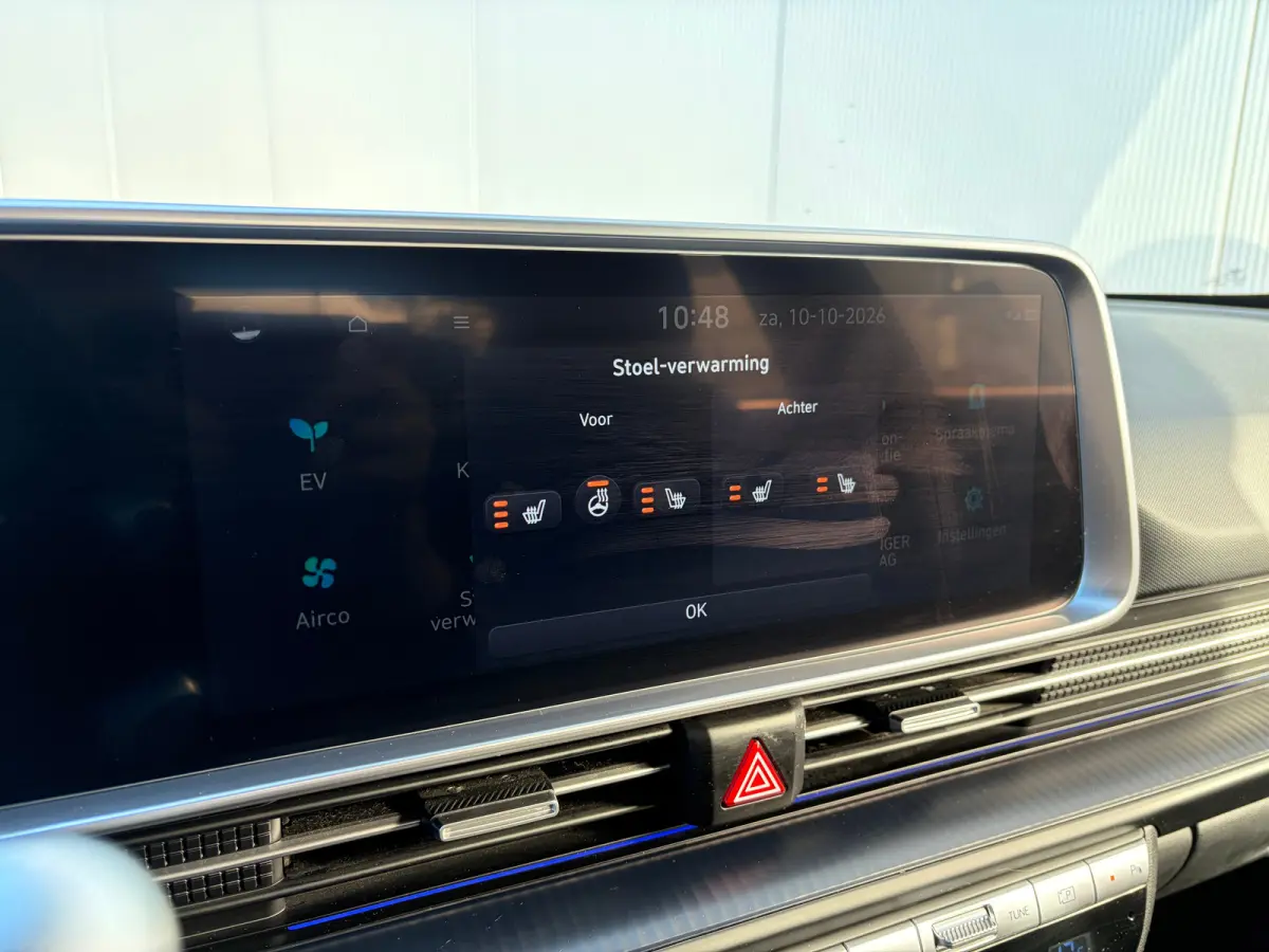 First Edition AWD 77.4 kWh | Stoelverwarming voor en achter | Apple Carplay/Android Auto | Navigatie | Cruise control adaptief | Panoramadak |
