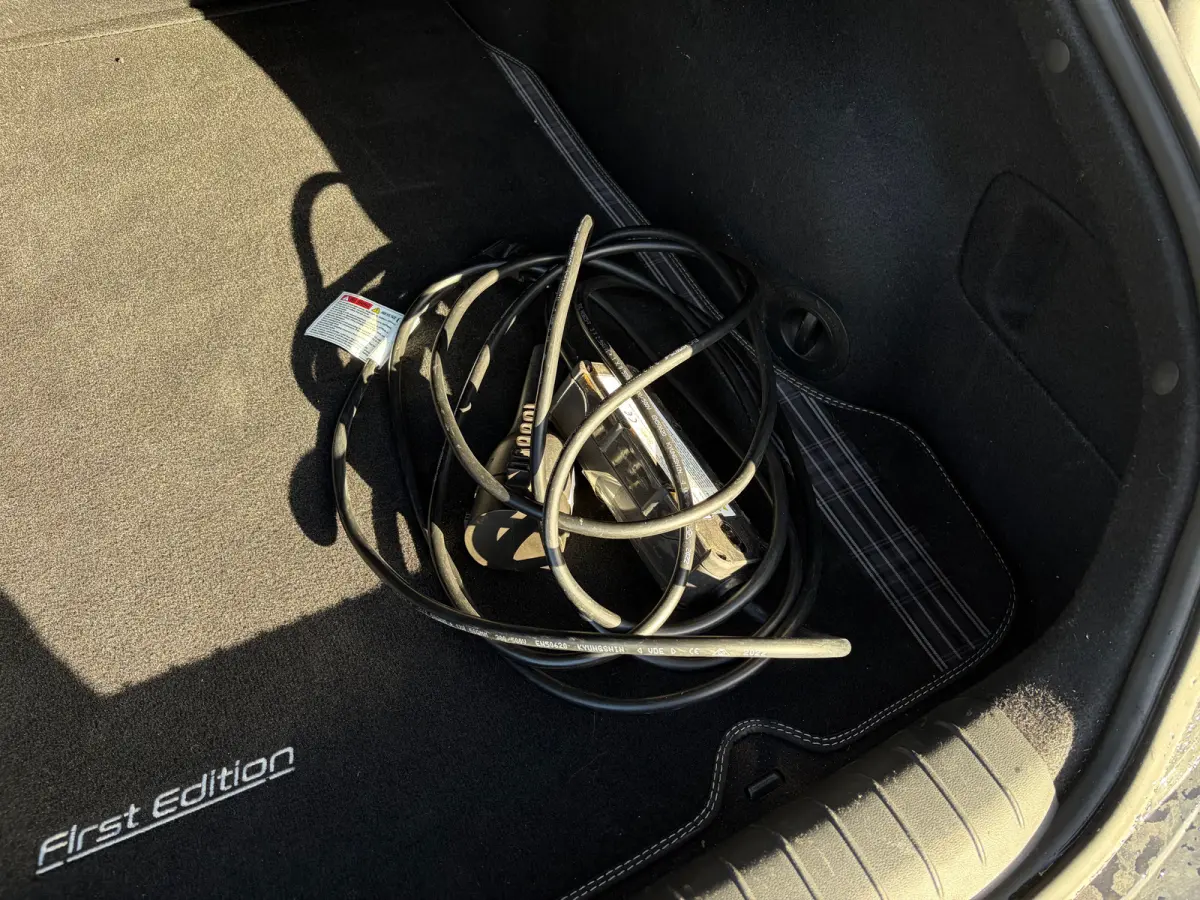 First Edition AWD 77.4 kWh | Stoelverwarming voor en achter | Apple Carplay/Android Auto | Navigatie | Cruise control adaptief | Panoramadak |