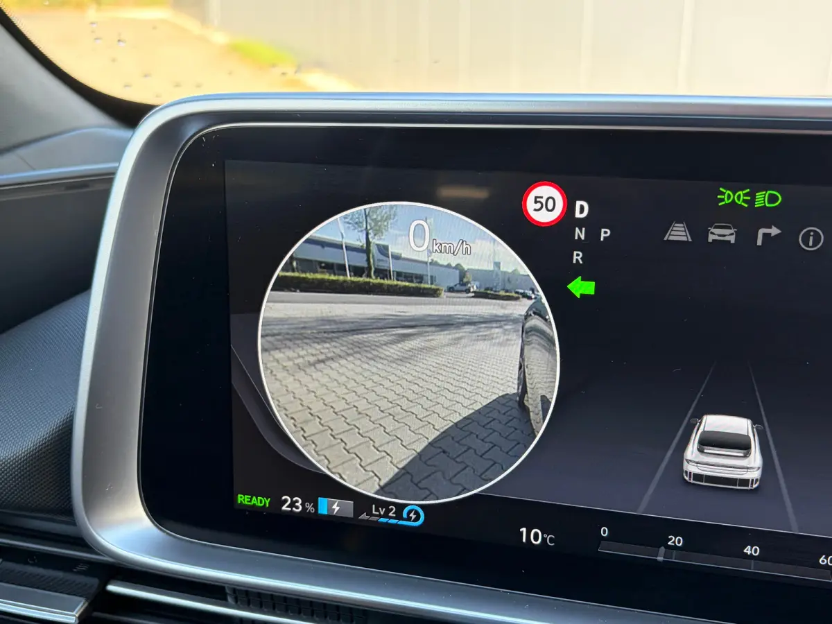 First Edition AWD 77.4 kWh | Stoelverwarming voor en achter | Apple Carplay/Android Auto | Navigatie | Cruise control adaptief | Panoramadak |