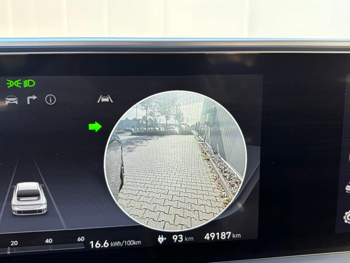 First Edition AWD 77.4 kWh | Stoelverwarming voor en achter | Apple Carplay/Android Auto | Navigatie | Cruise control adaptief | Panoramadak |