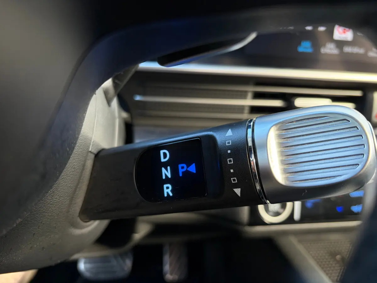 First Edition AWD 77.4 kWh | Stoelverwarming voor en achter | Apple Carplay/Android Auto | Navigatie | Cruise control adaptief | Panoramadak |