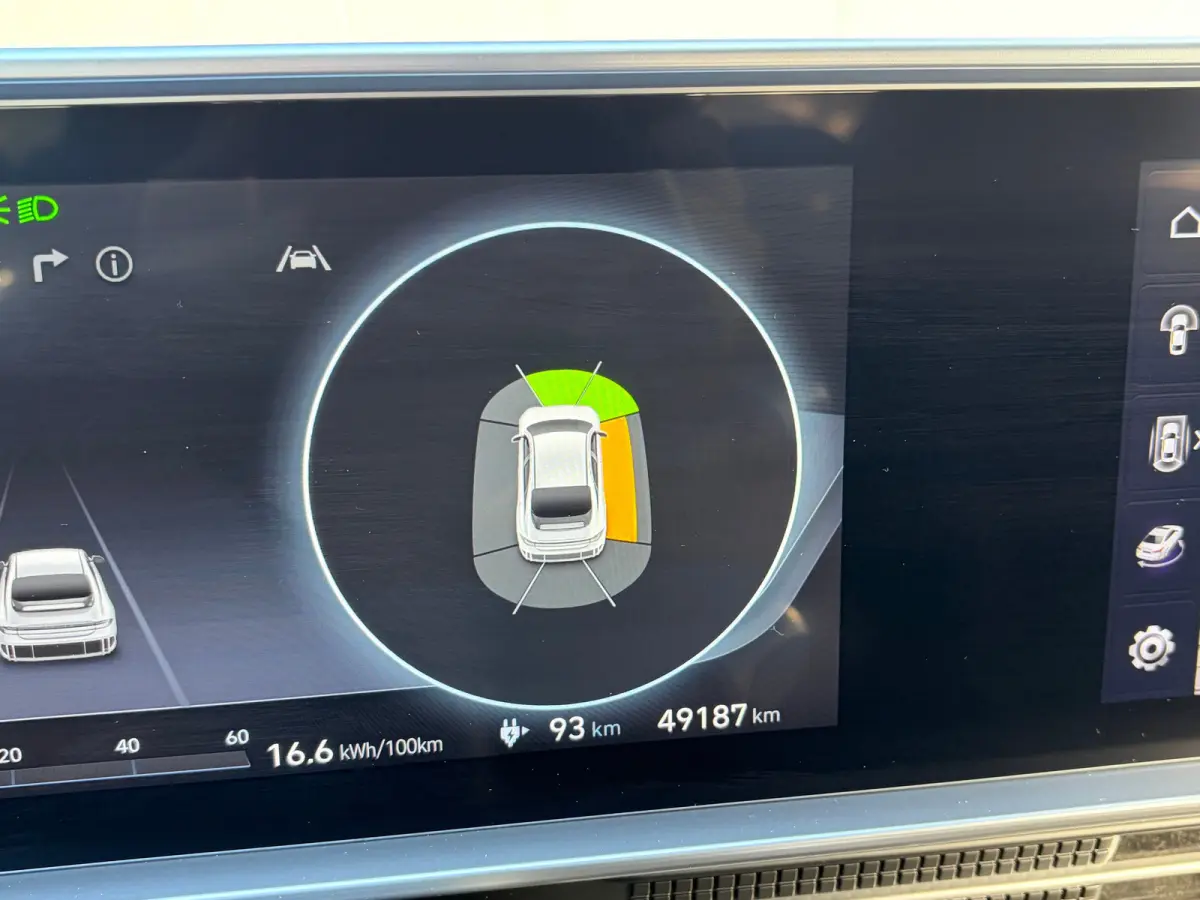 First Edition AWD 77.4 kWh | Stoelverwarming voor en achter | Apple Carplay/Android Auto | Navigatie | Cruise control adaptief | Panoramadak |
