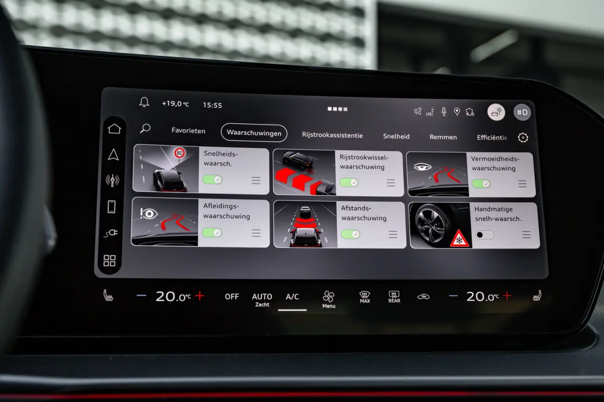 1.5 e-hybrid S edition | Panoramadak | Tech Pro | | Cruise control adaptief | Elektrisch glazen panorama-dak | Extra getint glas