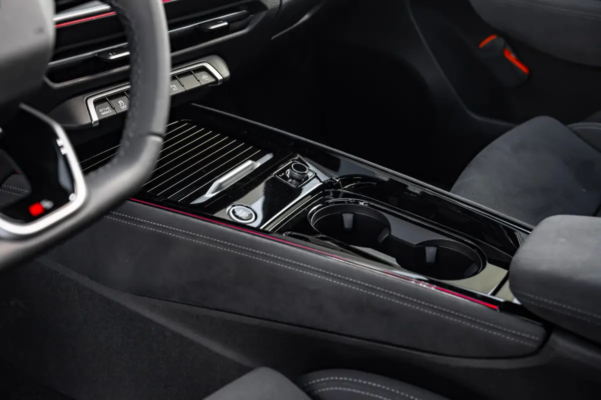 1.5 e-hybrid S edition | Panoramadak | Tech Pro | | Cruise control adaptief | Elektrisch glazen panorama-dak | Extra getint glas