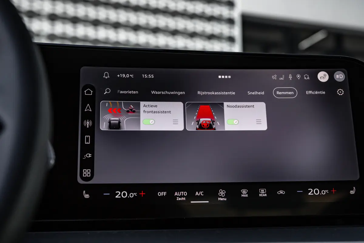 1.5 e-hybrid S edition | Panoramadak | Tech Pro | | Cruise control adaptief | Elektrisch glazen panorama-dak | Extra getint glas